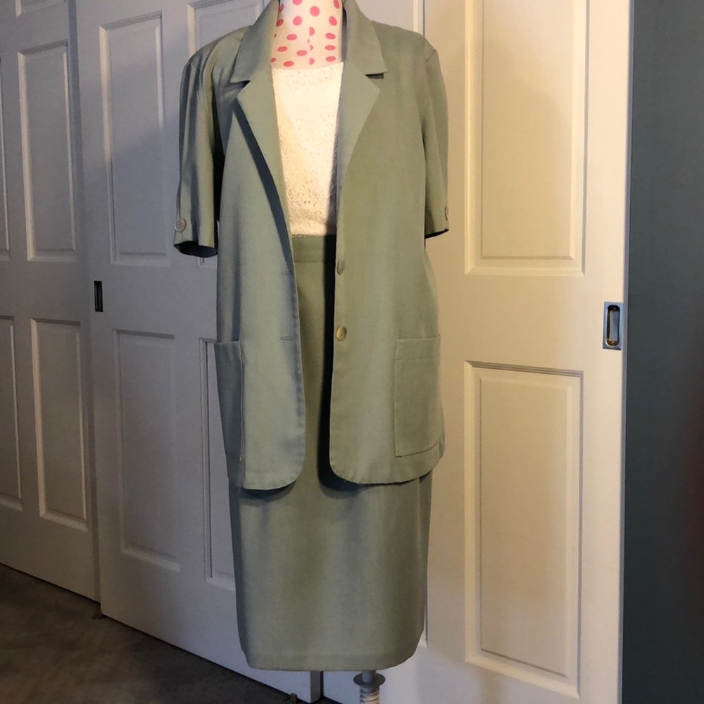 Requirements 2 piece suit